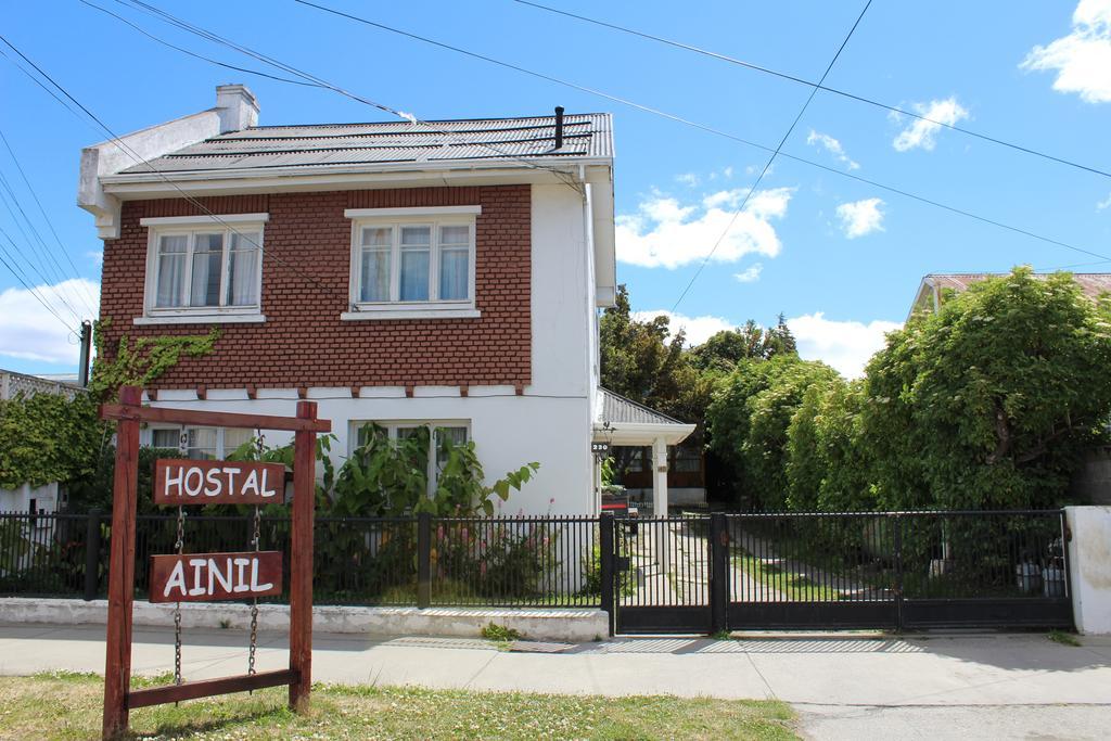 Hostal Y Cabanas Ainil Пунта Аренас Екстериор снимка