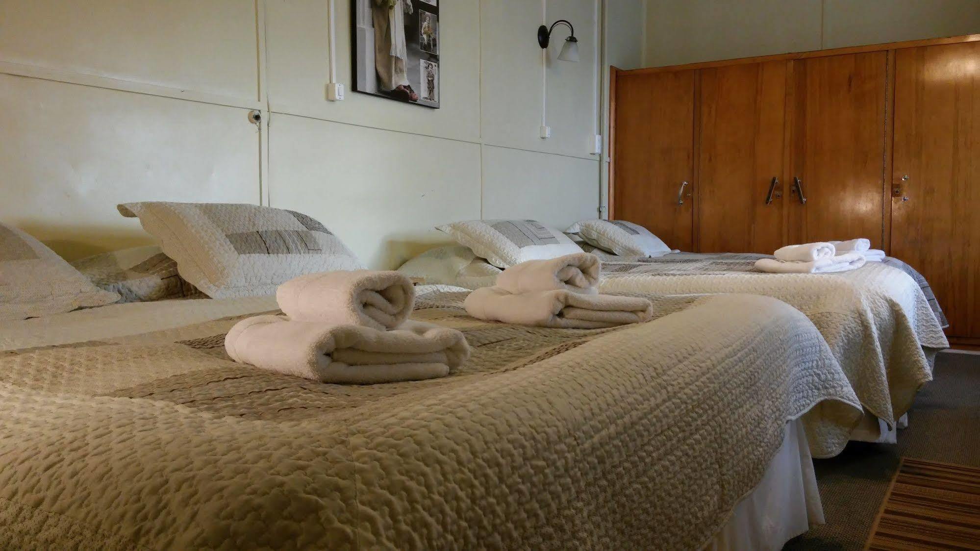 Hostal Y Cabanas Ainil Пунта Аренас Екстериор снимка