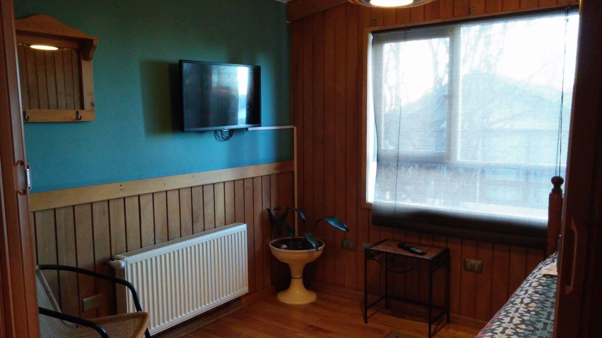 Hostal Y Cabanas Ainil Пунта Аренас Екстериор снимка