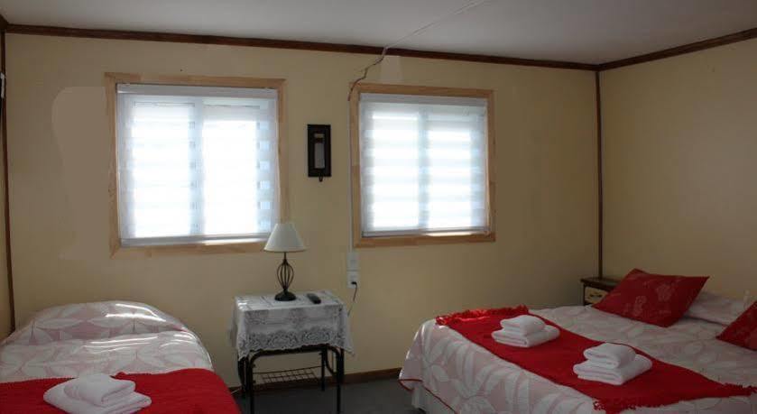 Hostal Y Cabanas Ainil Пунта Аренас Екстериор снимка