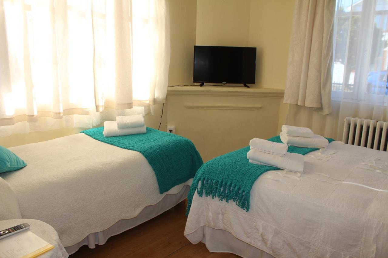 Hostal Y Cabanas Ainil Пунта Аренас Екстериор снимка
