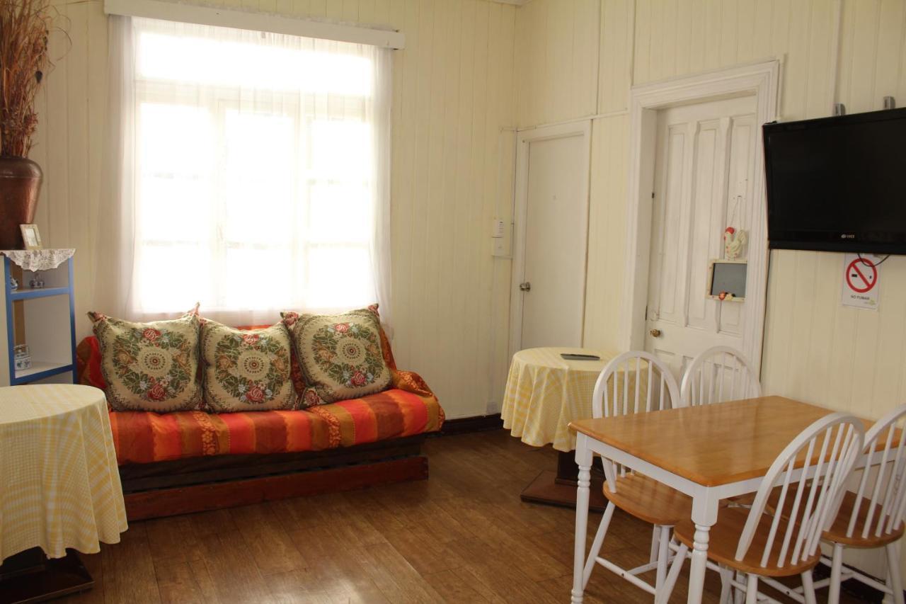 Hostal Y Cabanas Ainil Пунта Аренас Екстериор снимка