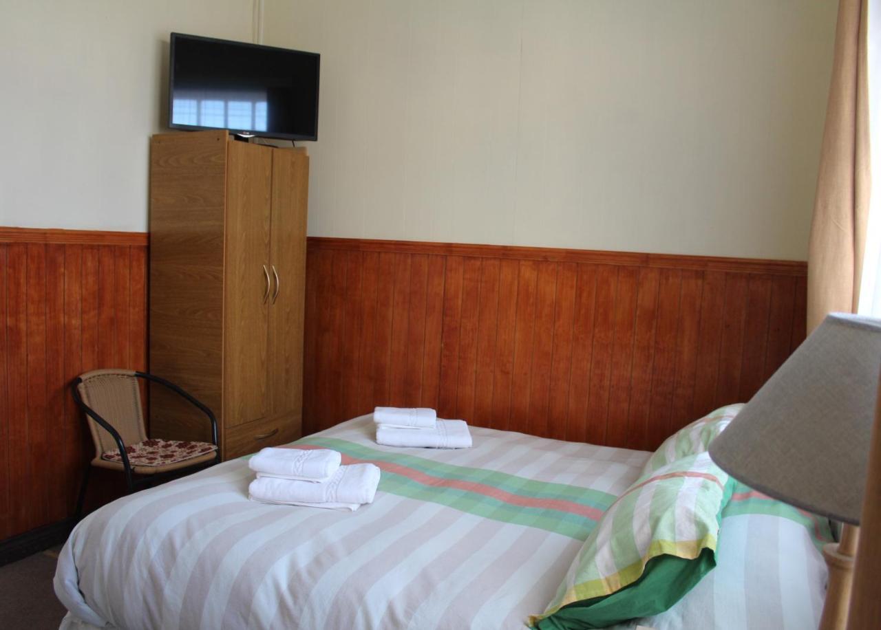 Hostal Y Cabanas Ainil Пунта Аренас Екстериор снимка